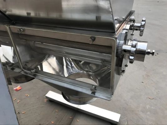 100kg / H-1000kg / h آلة التحبيب الجافة Yk نوع آلة التحبيب تتأرجح