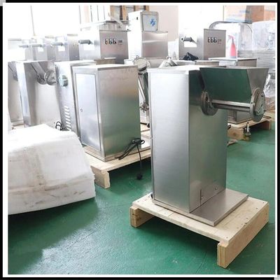 100kg / H-1000kg / h آلة التحبيب الجافة Yk نوع آلة التحبيب تتأرجح